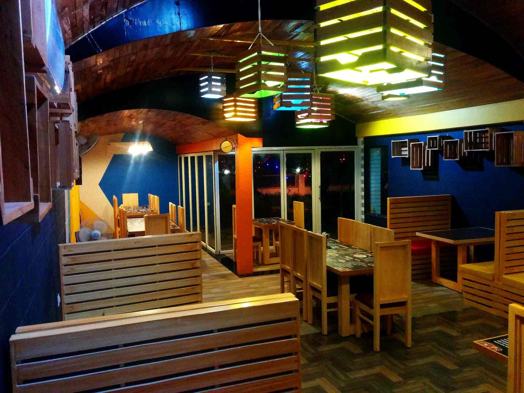 Kick Grass restaurant ambiance